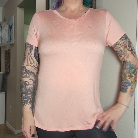 Active USA Tops - Active USA Peach soft short sleeved top